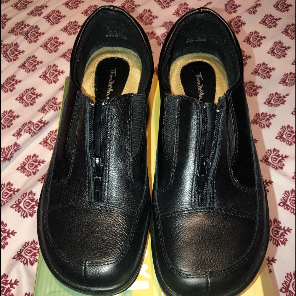 Black step in work shoe